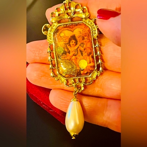 Vintage 1928 Victorian Cherub Angel Pearl Brooch - Picture 2 of 8